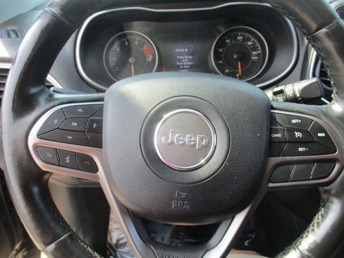 Used 2019 Jeep Cherokee Limited AWD/4WD image 19