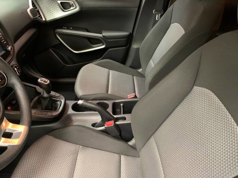 Used 2021 Kia Soul LX image 9