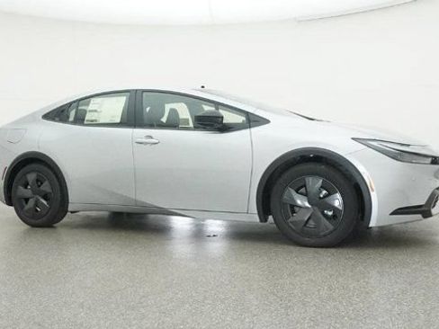 New 2026 Toyota Prius Plug-In Hybrid FWD image 27