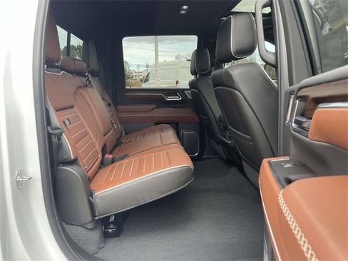 Used 2025 GMC Sierra 2500 Denali Ultimate w/ Max Trailering Package image 29