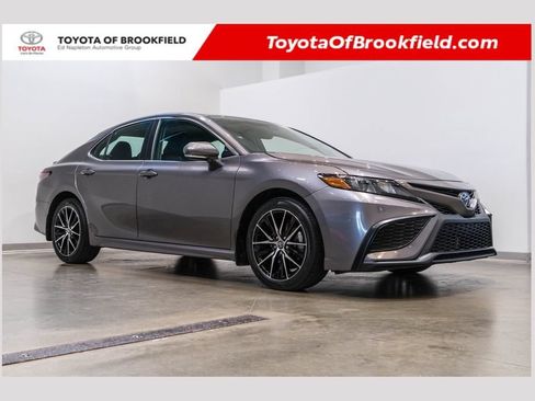 Used 2024 Toyota Camry SE w/ Convenience Package FWD image 1
