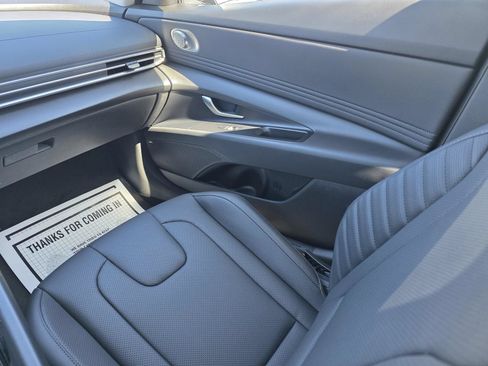 New 2026 Hyundai Elantra Limited FWD image 19