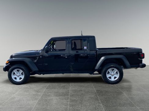 Used 2023 Jeep Gladiator Sport image 2