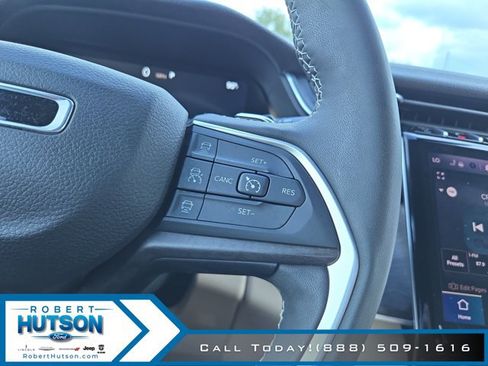Used 2023 Jeep Grand Cherokee Limited RWD image 14