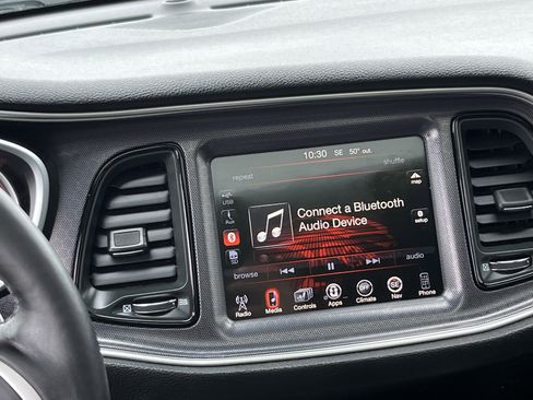 Used 2015 Dodge Challenger R/T Scat Pack w/ Scat Pack Appearance Package image 17