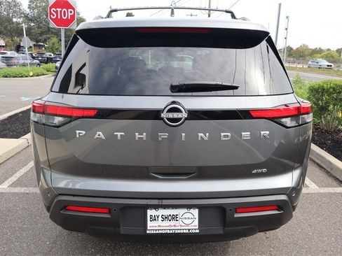 Certified 2025 Nissan Pathfinder SV image 7
