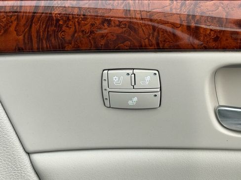 Used 2006 Cadillac DTS image 32