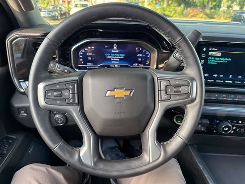 Used 2025 Chevrolet Silverado 2500 LTZ w/ LTZ Premium Package image 34