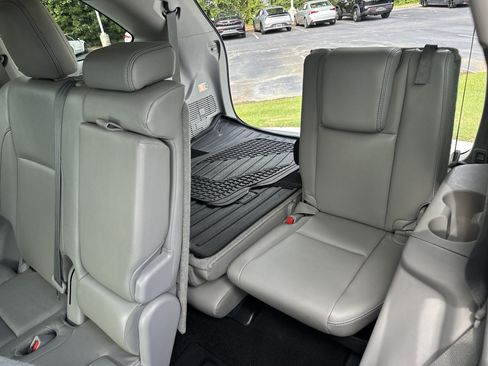 Used 2018 Toyota Highlander Limited FWD image 33