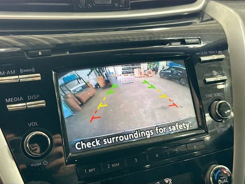 Used 2015 Nissan Murano S image 14