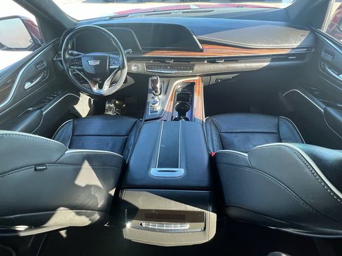 Used 2022 Cadillac Escalade Premium Luxury w/ LPO, Radiant Package image 15