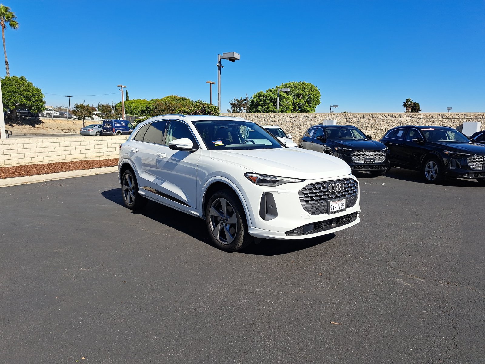 Used 2025 Audi Q5 Premium Plus w/ Premium Plus AWD/4WD image 3