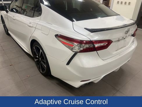 Used 2019 Toyota Camry XSE image 6