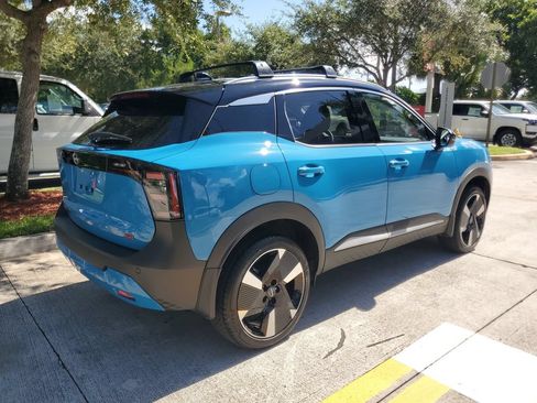 Certified 2025 Nissan Kicks SR FWD image 6