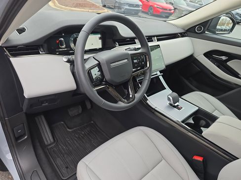Used 2025 Land Rover Range Rover Evoque S image 16