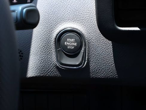 Used 2025 Mercedes-Benz Sprinter 2500 image 27
