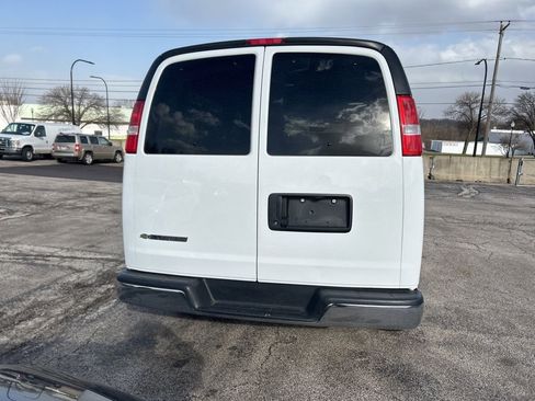 Used 2025 Chevrolet Express 3500 LT w/ LT Preferred Equipment Group RWD image 9