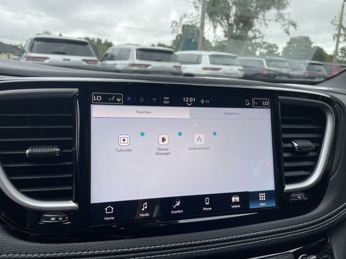 New 2026 Chrysler Pacifica Select image 41