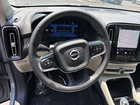 Certified 2024 Volvo XC40 B5 Plus w/ Climate Package AWD/4WD image 18