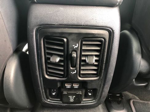 Used 2014 Jeep Grand Cherokee Overland w/ Advanced Technology Group AWD/4WD image 32