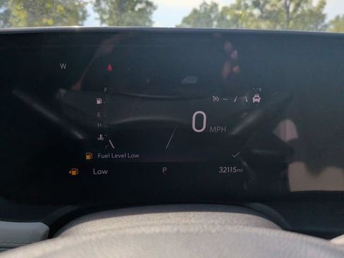Used 2025 Buick Encore GX Avenir w/ Avenir Convenience Package FWD image 19