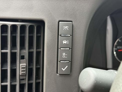 New 2025 Chevrolet Express 3500 Extended image 14