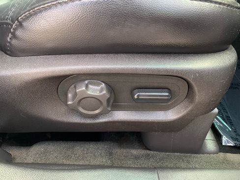 Used 2015 Ford Explorer XLT w/ Equipment Group 202B AWD/4WD image 43