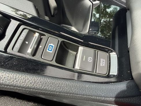 Used 2024 Honda Accord Sport image 25