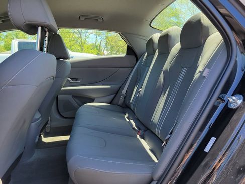 Used 2024 Hyundai Elantra SEL FWD image 13