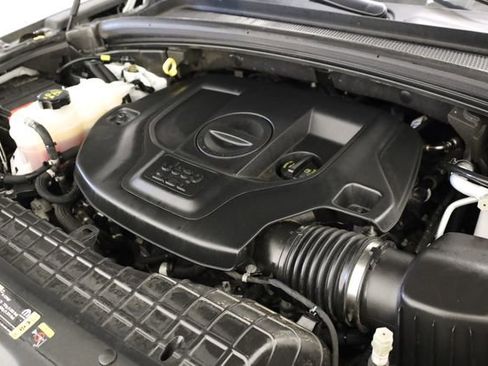 Used 2023 Jeep Grand Cherokee L Summit w/ Luxury Tech Group V AWD/4WD image 11