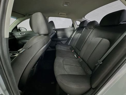 Used 2018 Kia Optima LX w/ 17" Alloy Wheels Package FWD image 12