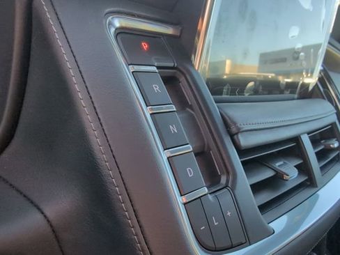 Used 2023 Chevrolet Tahoe Z71 w/ Luxury Package image 23