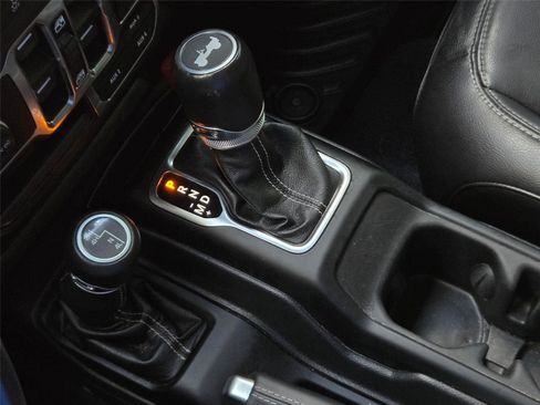 Used 2021 Jeep Wrangler Unlimited Sahara w/ Dual Top Group AWD/4WD image 29