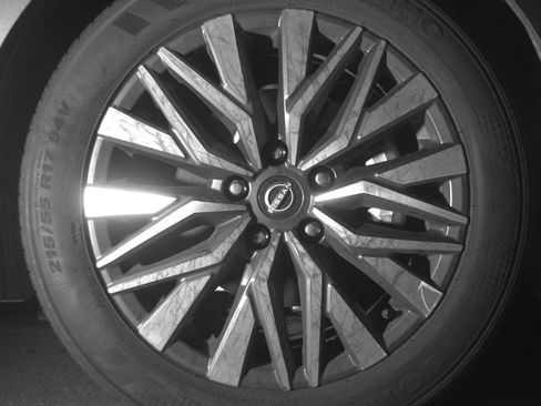 Used 2025 Nissan Altima 2.5 SV image 13