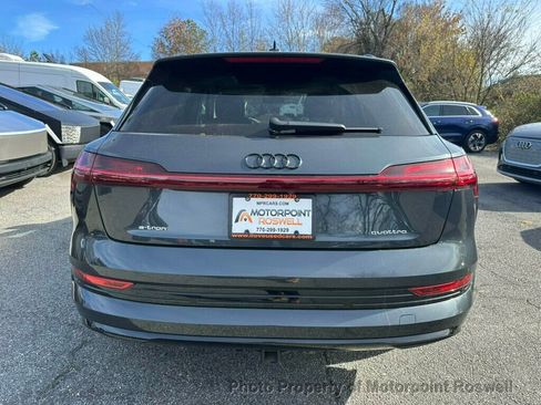 Used 2021 Audi e-tron Premium w/ Convenience Plus Package image 9