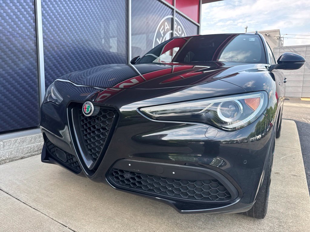 Used 2023 Alfa Romeo Stelvio Veloce AWD/4WD image 18