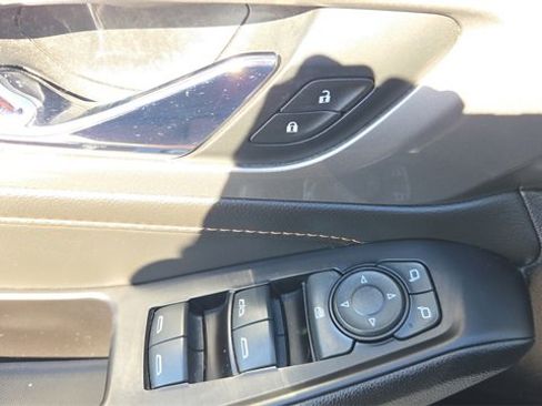 Used 2019 Chevrolet Traverse LT w/ LT Premium Package image 31