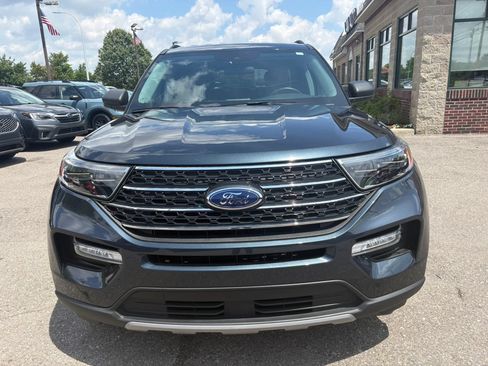 Used 2023 Ford Explorer XLT w/ Equipment Group 202A AWD/4WD image 2