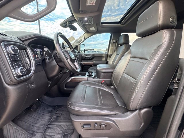 Used 2023 GMC Sierra 3500 Denali w/ Denali Ultimate Package AWD/4WD image 2
