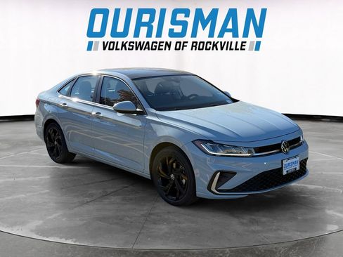 New 2026 Volkswagen Jetta SE image 1