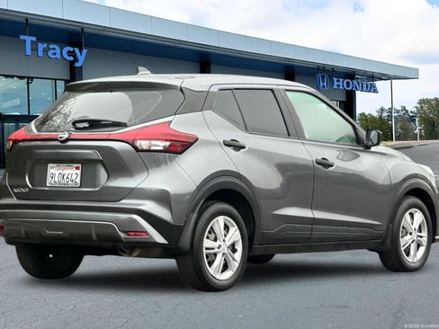 Used 2024 Nissan Kicks S image 6