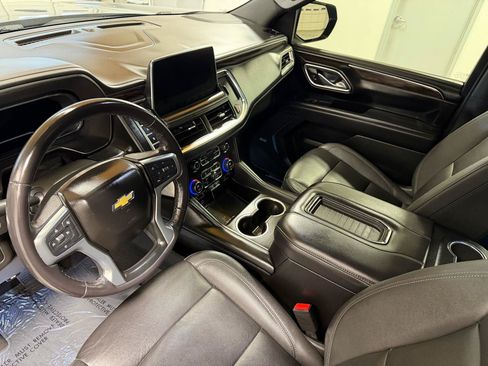 Used 2022 Chevrolet Suburban LT AWD/4WD image 15