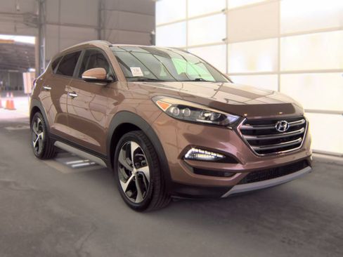 Used 2017 Hyundai Tucson Limited FWD image 2