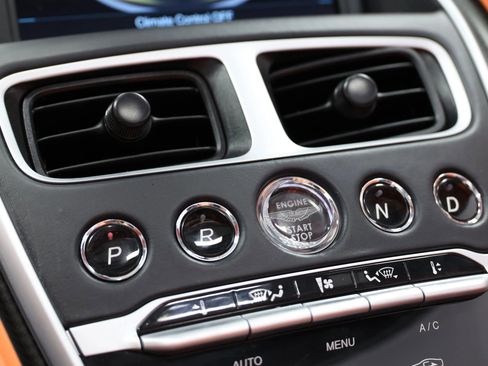 Used 2022 Aston Martin DBS Superleggera Volante RWD image 51