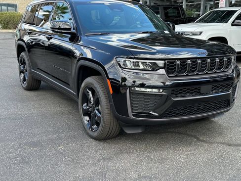 New 2026 Jeep Grand Cherokee L Limited w/ Limited Altitude Package AWD/4WD image 10