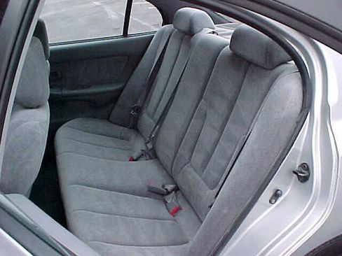 Used 2005 Hyundai Elantra GLS FWD image 4
