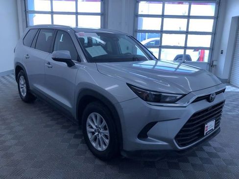 Certified 2025 Toyota Grand Highlander AWD image 38