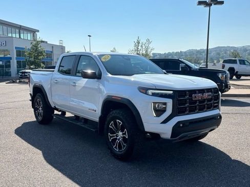 Used 2024 GMC Canyon AT4 AWD/4WD image 8