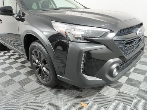 Certified 2025 Subaru Outback Onyx Edition AWD/4WD image 10