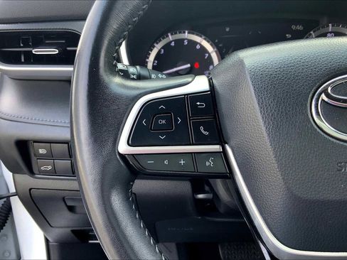 Used 2022 Toyota Highlander XSE FWD image 23